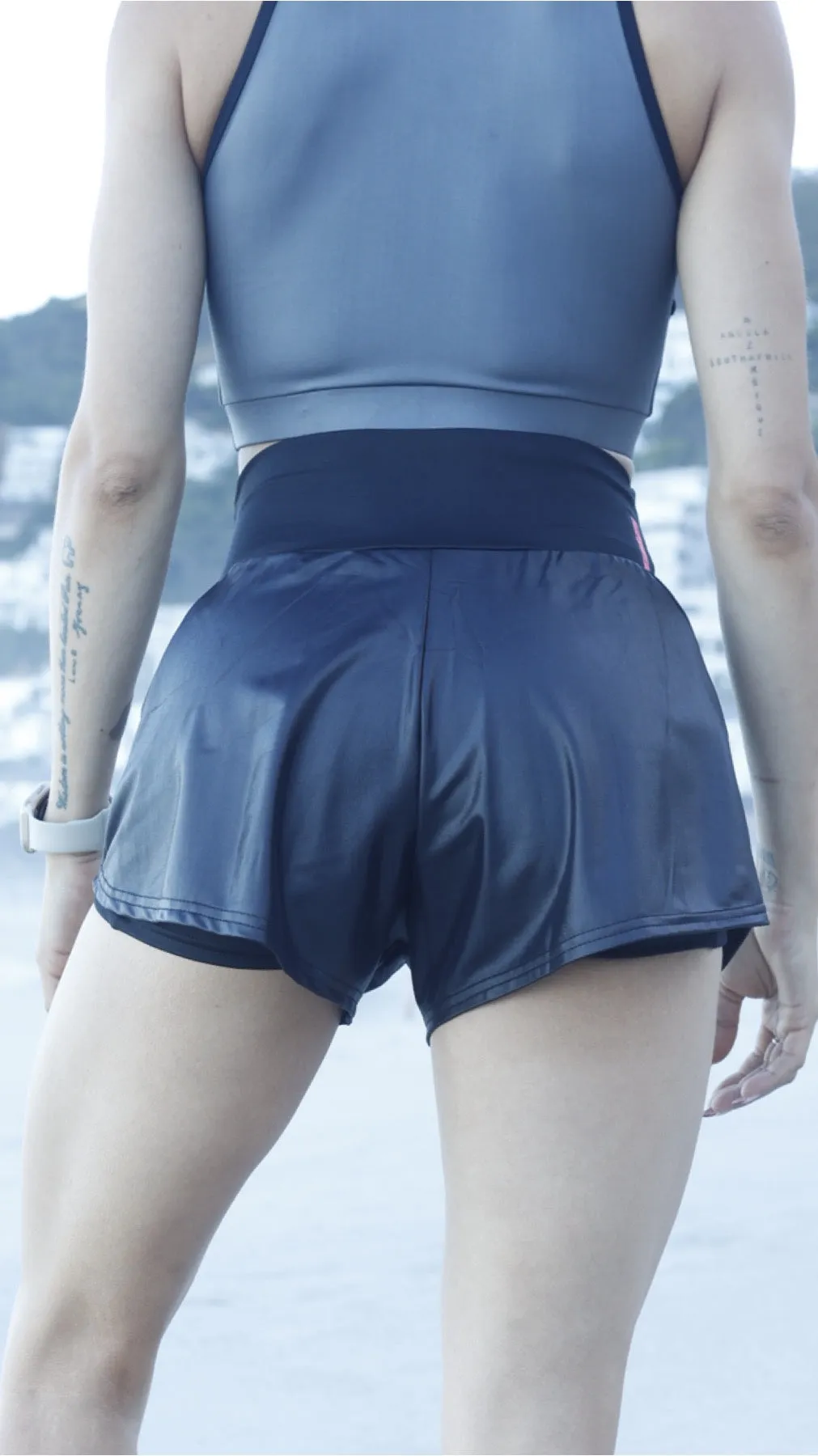 AR 2356 - LUREX SPORTS SHORTS